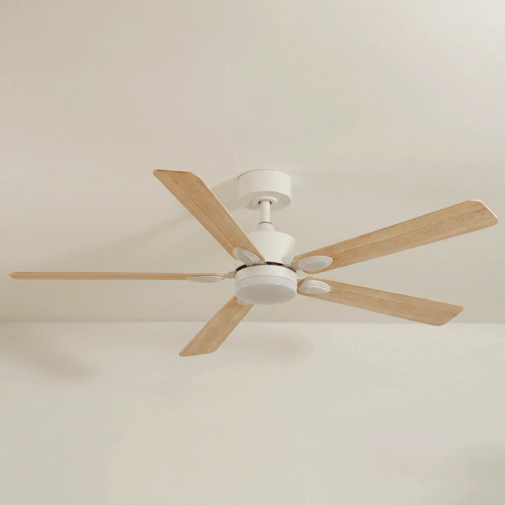 Mistral teinté Chêne | Ventilateur de plafond